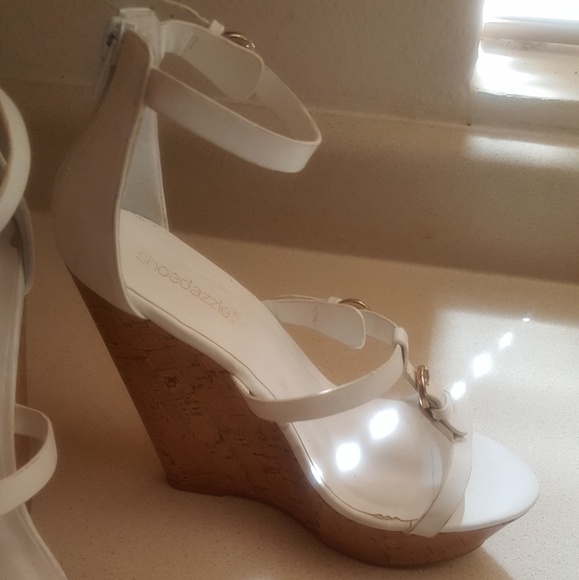 White wedges by shoe dazzle - Picture 2 of 3